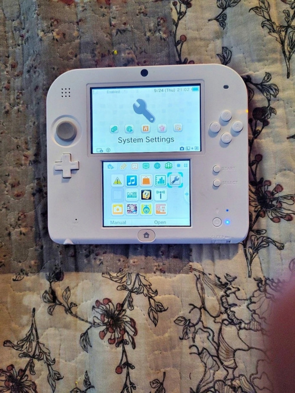 Nintendo 2DS Electric Blue / White & Red Handheld Console